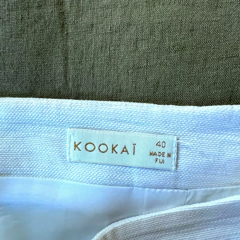 Classic White Women's Shorts - Picture 4 of 5